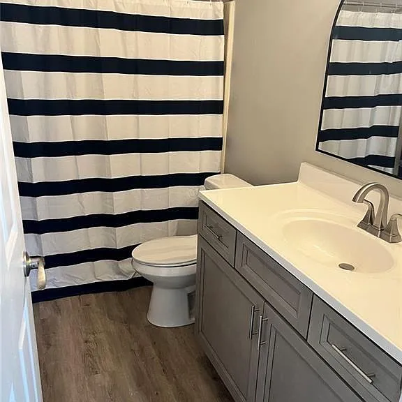 138 Sterling Ct — Photo 14