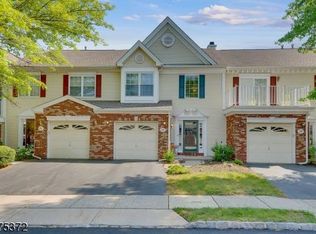 237 Amethyst Way #214, Franklin Park, NJ 08823
