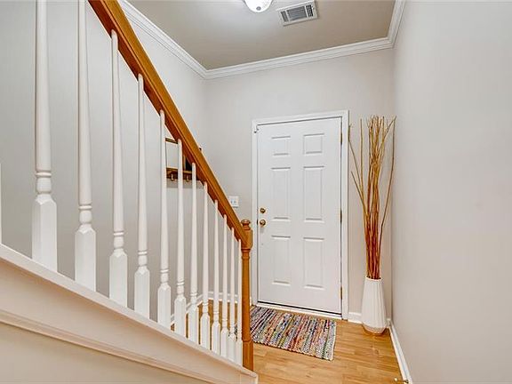 4th image of 1818 Dunrobin Dr SE #35