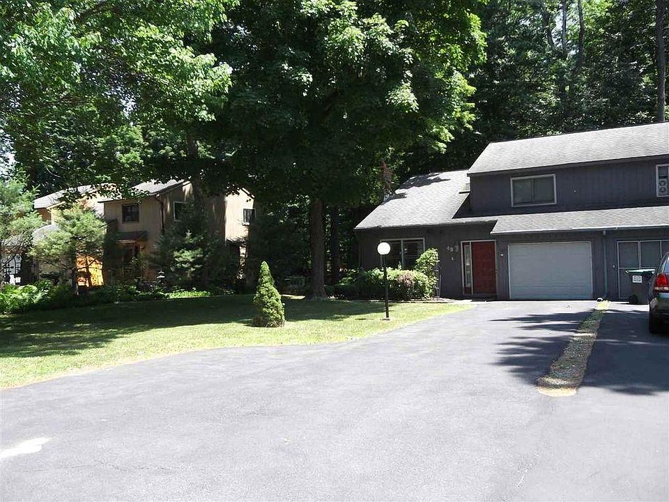 Front of Townhouse and garage