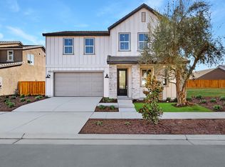 1046 Springtime Ave, Clovis, CA 93619