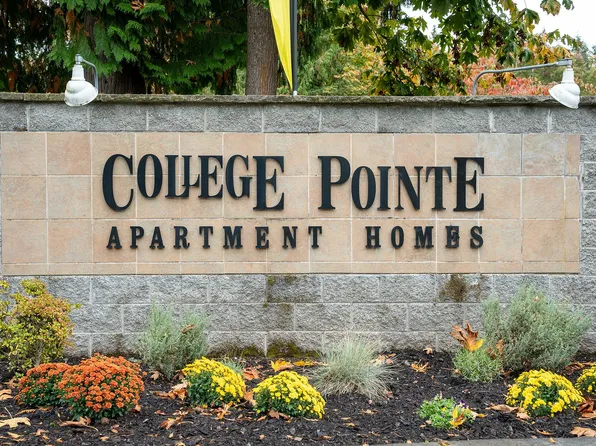 College Pointe Apartments