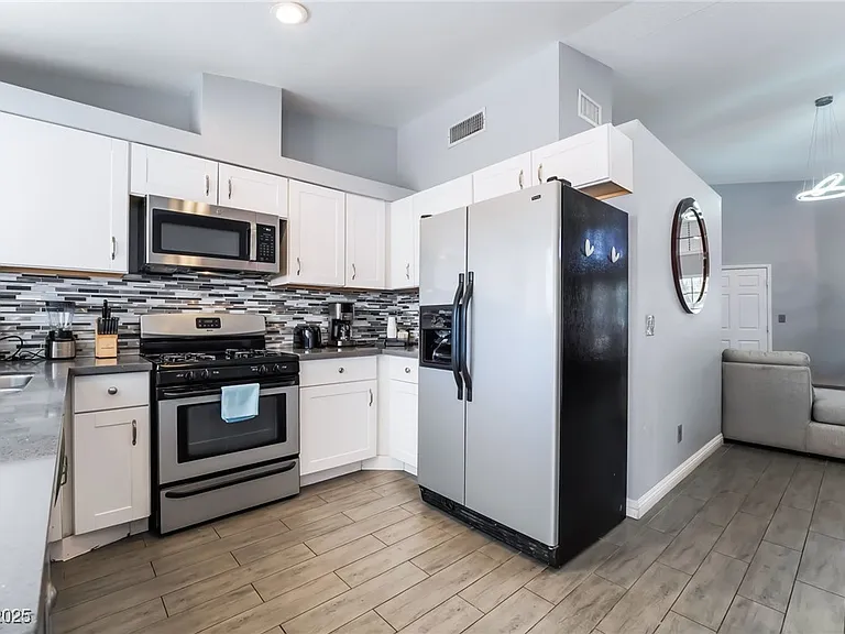 7076 Gunslinger St — Photo 12
