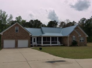 390 Comanche Dr, Erwin, NC 28339