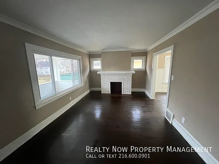 872 Helmsdale Rd #2 — Photo 4