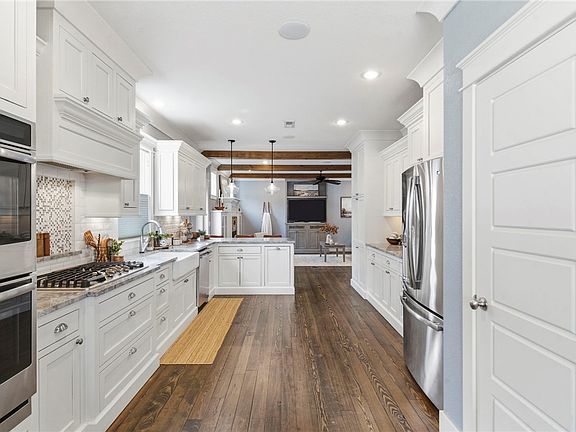 4th image of 415 NW 5th St