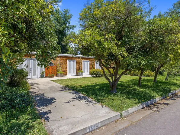 1414 W Meadow Avenue, Visalia, CA 93277