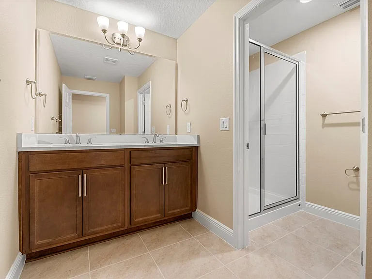 2049 Heart Lake Dr — Photo 40