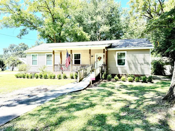 310 W Goshen Street, Faison, NC 28341