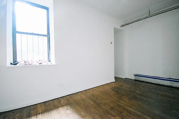 Rented by Monarch Realty Holdings | media 5