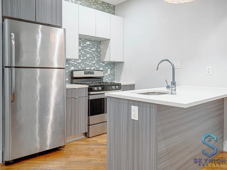 2061 Union St #2L — Photo 4
