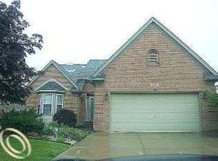 23031 Country View Ln, Flat Rock, MI 48134