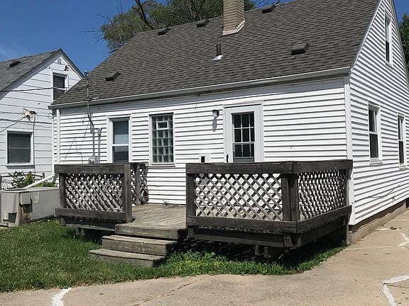 2nd image of 25875 Leach St