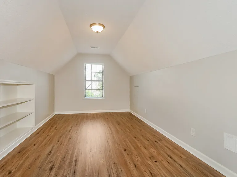 7896 Jills Creek Dr — Photo 9