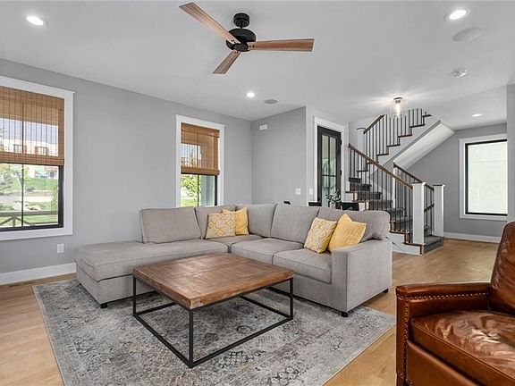 5th image of 2605 Forest Ave