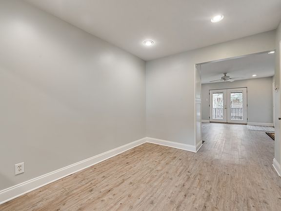 5th image of 4211 Newton Ave APT 211