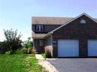 1262 E Arnold St, Sandwich, IL 60548