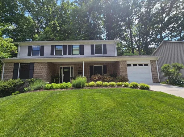 6207 Larstan Dr, Alexandria, VA 22312