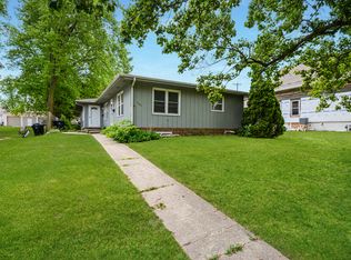107 E Division St, Bloomington, IL
