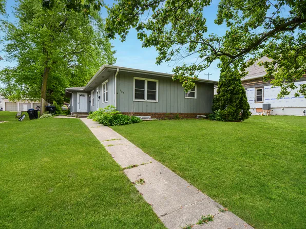 107 E Division St, Bloomington, IL 61701