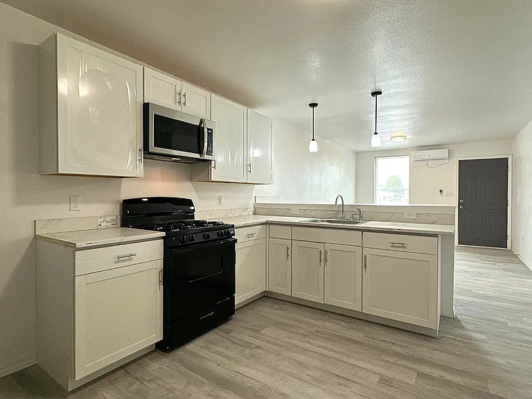3212 Rosa Ave #B — Photo 1