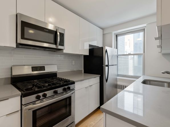 300 E 46th St APT 8E