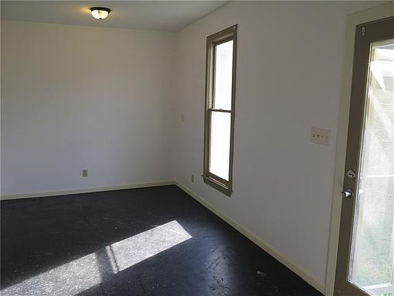 2nd image of 5114 Willow St