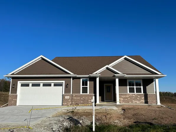 713 Wildwind Dr, Hortonville, WI 54944