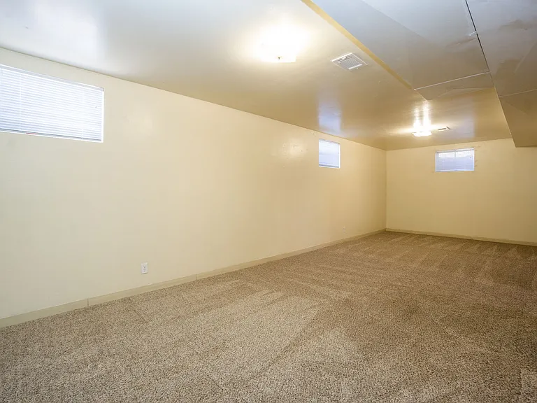 7028 Lipan St — Photo 10