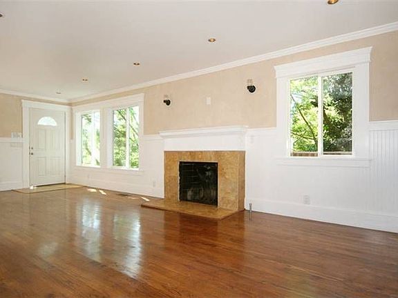 2nd image of 486 Molino Ave