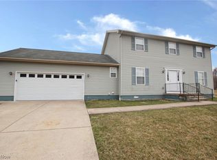227 Beachwood Dr, Youngstown, OH