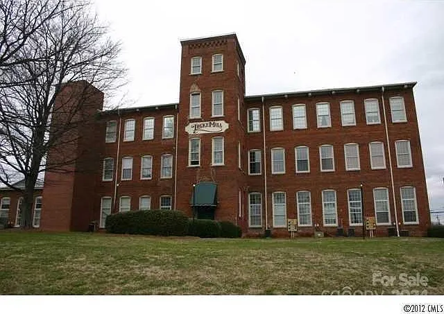 Locke Mill Plaza — Photo 12