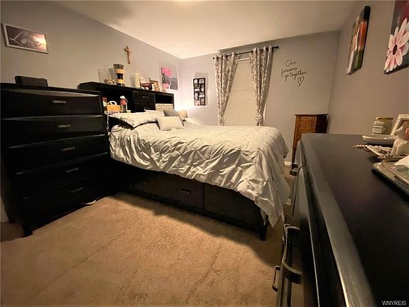 5th image of 45 Greenmeadow Dr