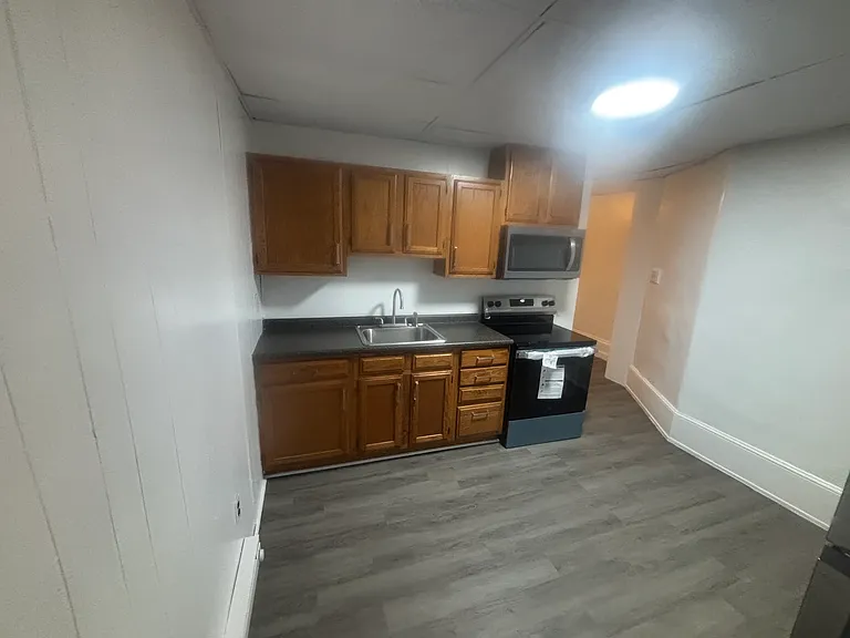 409 W Broad St #1 — Photo 5