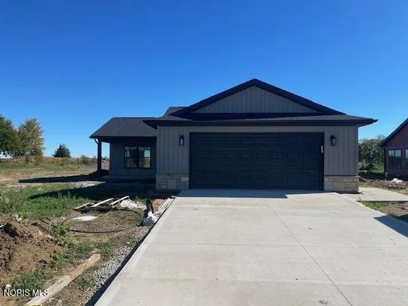 514 N Adrian St, Lyons, OH 43533
