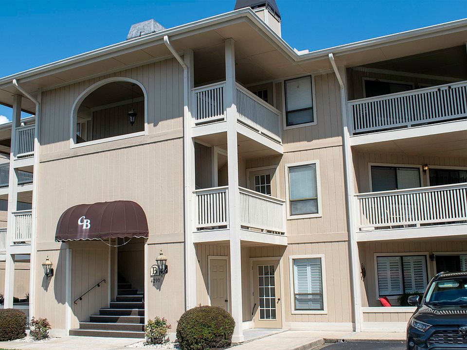 1st image of 4290 Pinehurst Circle #B6