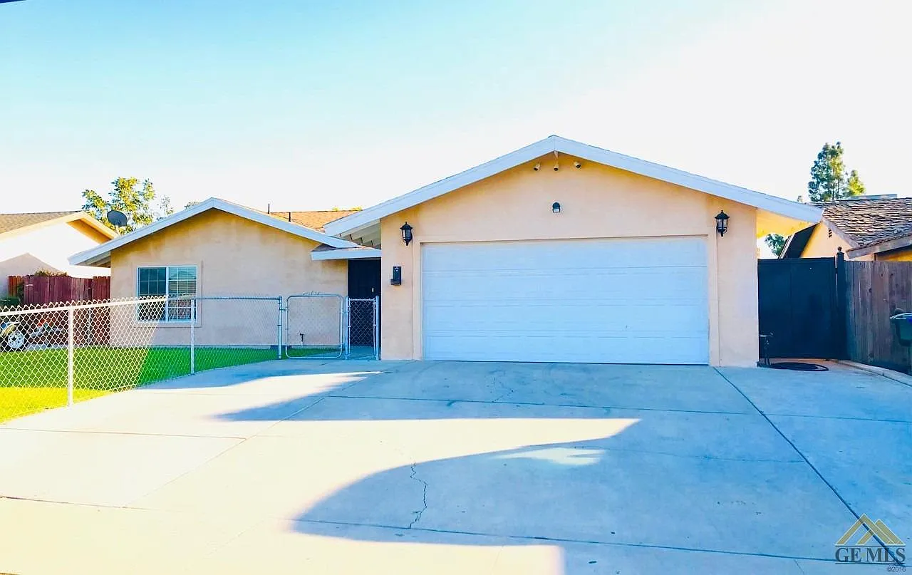 9125 Eucalyptus Dr photo 1