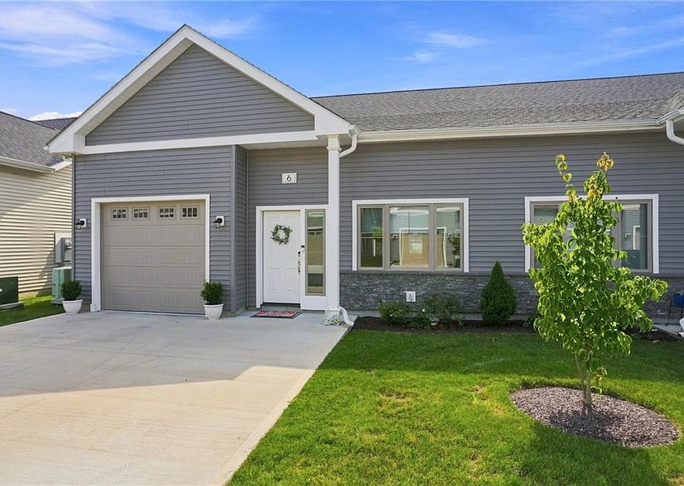 1st image of 6 W Valley Cir