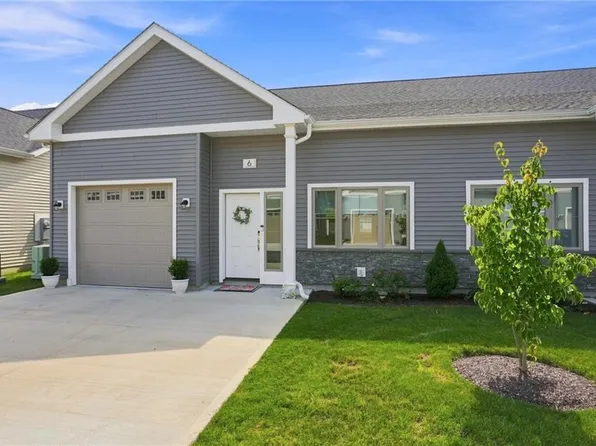 6 W Valley Cir, West Warwick, RI 02893