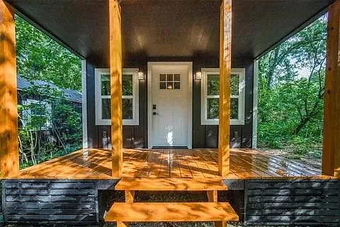 122 Allen St — Photo 4