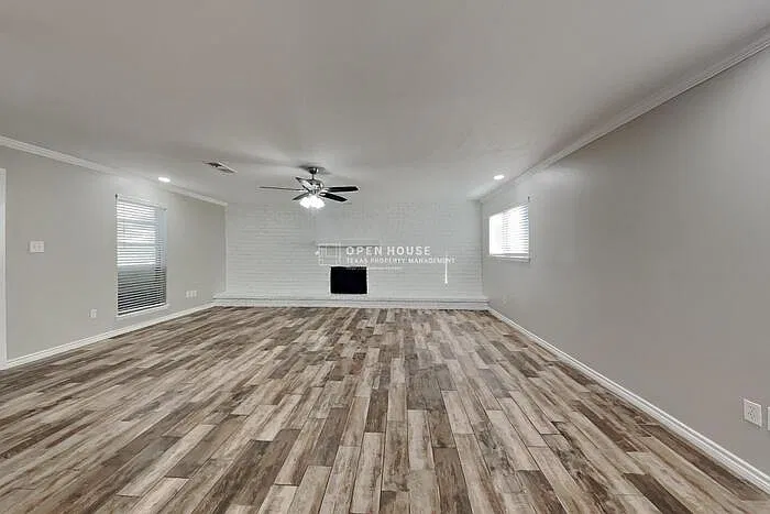 4 bed, 2.0 bath, 1845 sqft, $2,400 — Photo 3