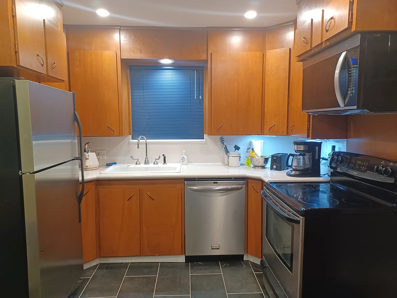 2 bed, 1390 sqft, $3,300 — Photo 3