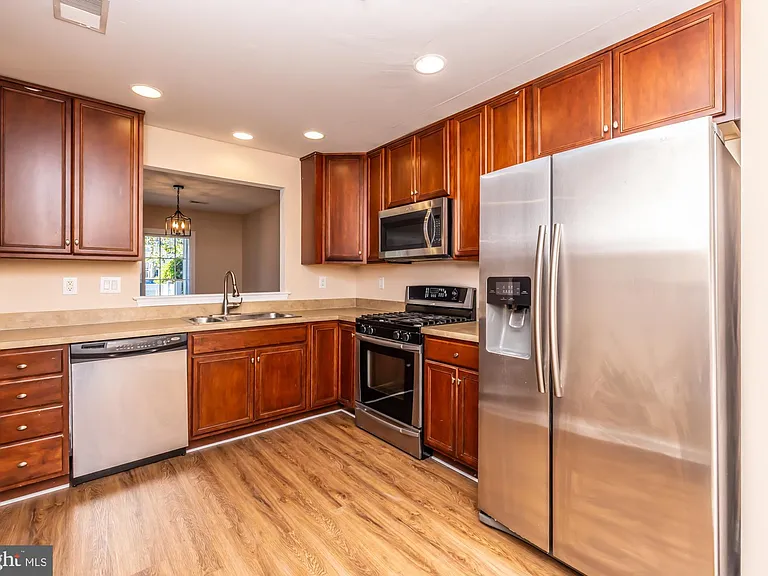 253 Flagstone Rd #7 — Photo 8