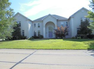 330 W Waters Edge Dr, Shiloh, IL 62221