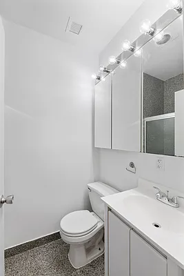 Rented by Mossanen Group | media 13