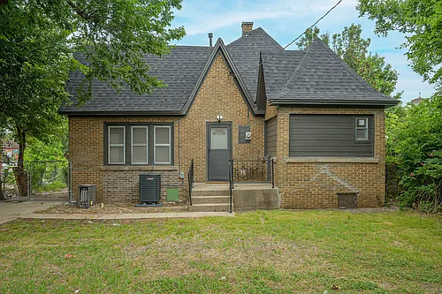 1017 NE 16th St Photo 1