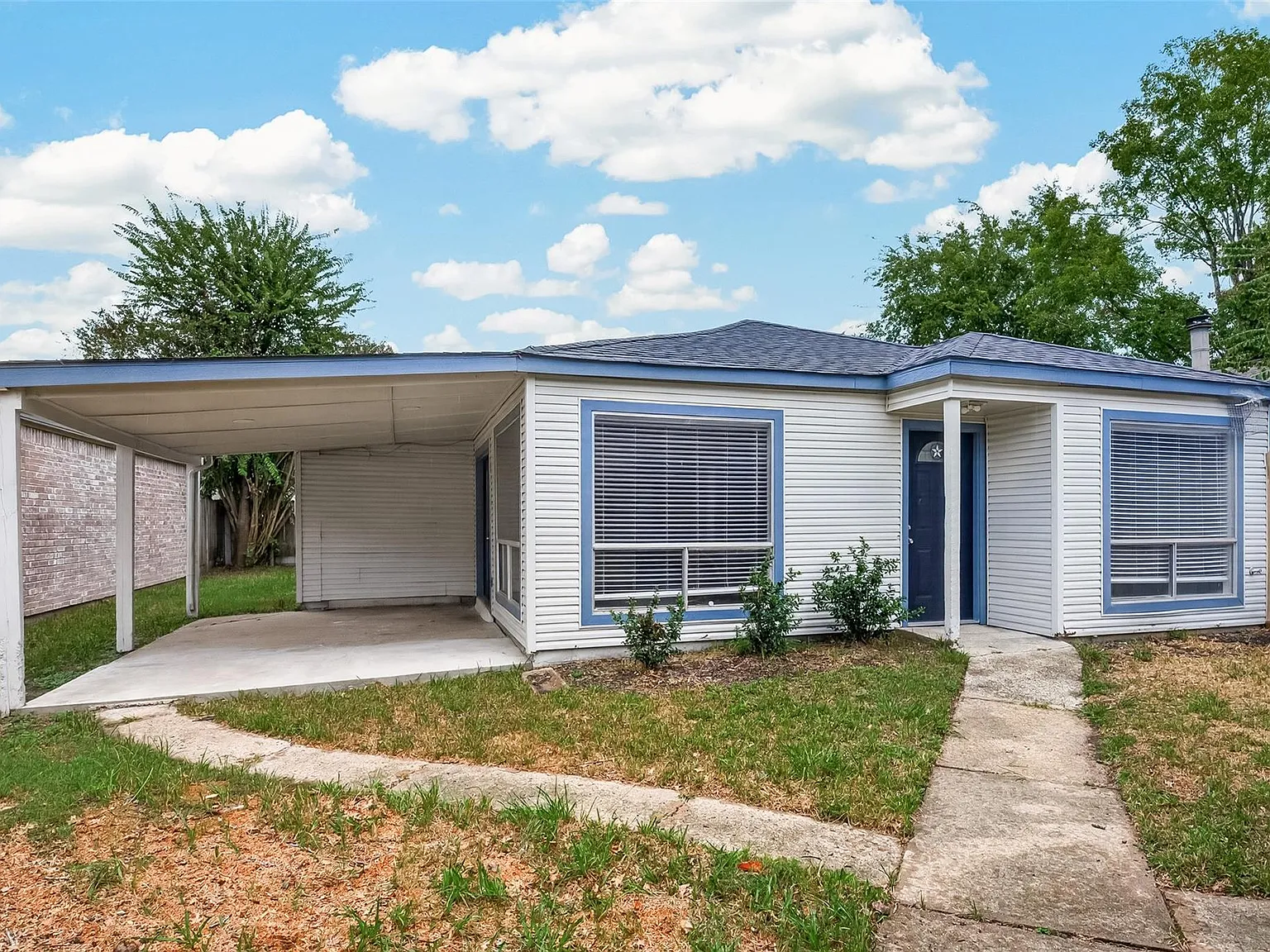 3 bed, 2.5 bath, 1297 sqft, $1,895 — Photo 1