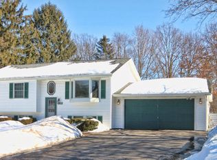 30239 N Park Ln, Libertyville, IL 60048