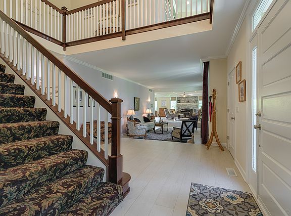 5th image of 88 Riverwood Dr