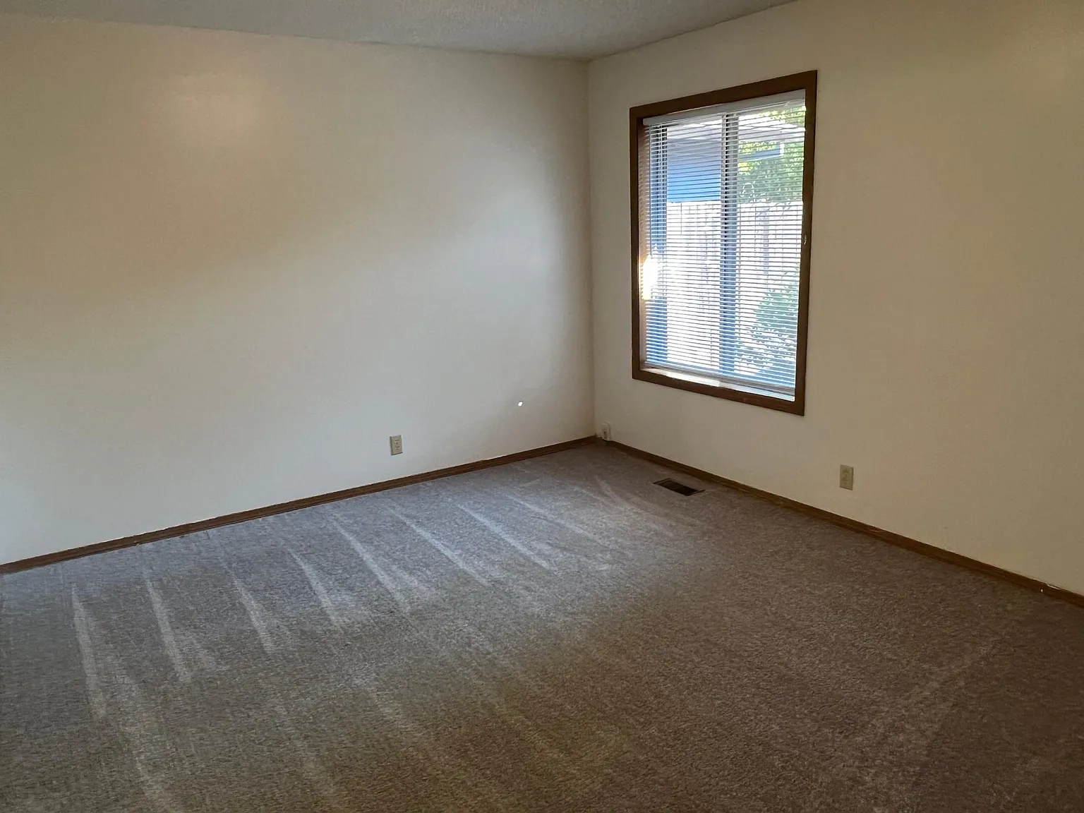 3 bed, 1164 sqft, $2,200 — Photo 4